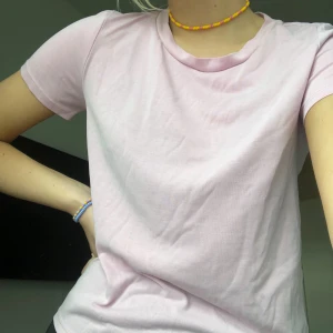 Babyrosa Tshirt💞💓💖💕 - Från Monki, oanvänd💖 frakt 36kr