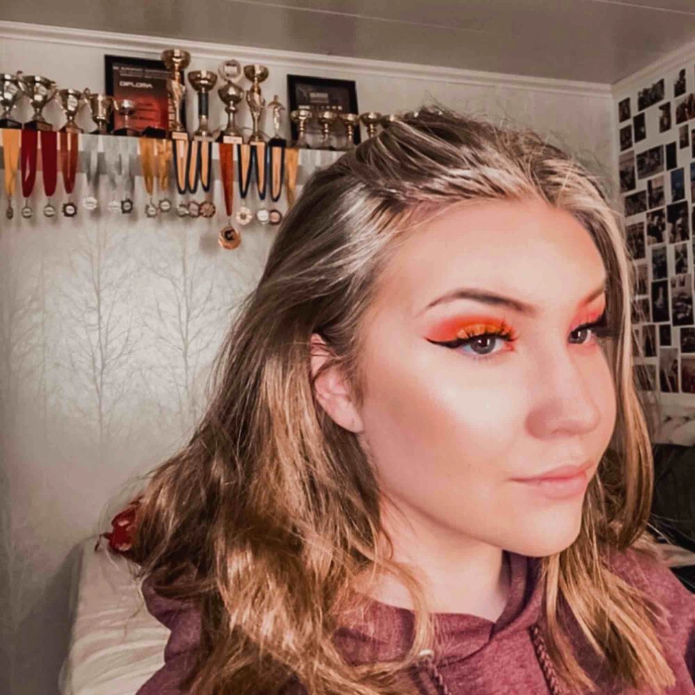 super fina och naturliga fransar ifrĂ„n lowkey lashesđŠâšđž. Accessoarer.