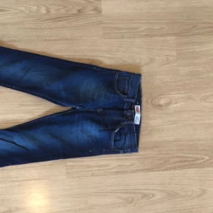 Levis jeans 510 - Aldrig använda för dom är för små. Strlk 14 år