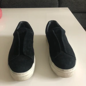 Eytys ( 38 ) - Säljer min dotters skor, använda ett par gånger. Ny pris 1800. 