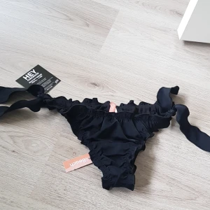 Bikinitrosa - Aldrig använd! Bud?