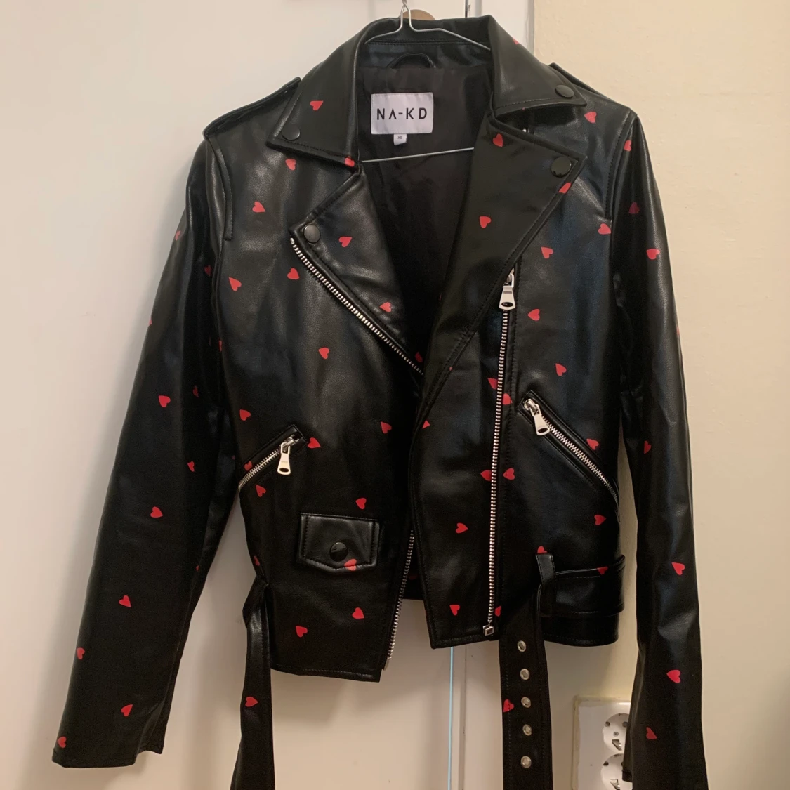 Snygg skinnjacka från NA-KD