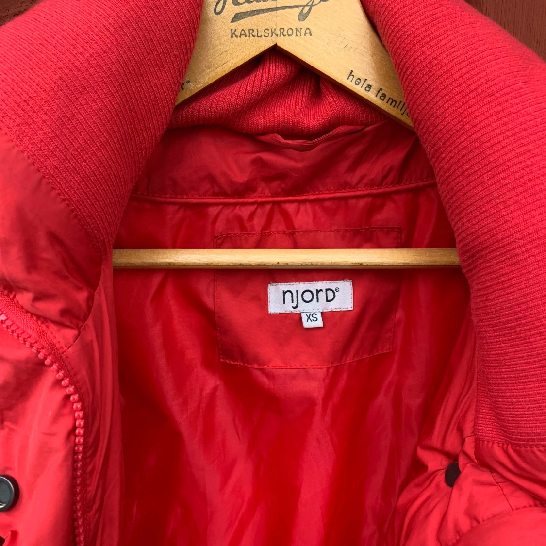 Röd vinterjacka  - 90