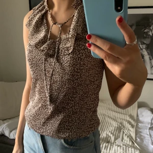 Blus från mango - Jätte söt blus från Mango. Använd bara en gång. Pris+frakt.