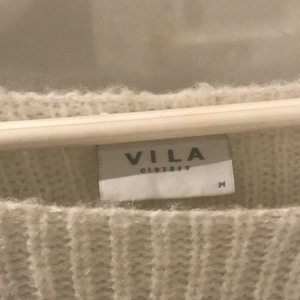 Skit snygg tröja från vila. Storlek M! Bud från 200 kr. Hoodies.