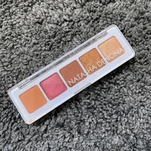Natasha denona - Natasha denona mini palette, använd en gång! Ordinarie pris: 310kr, säljer för 165kr inklusive frakt!