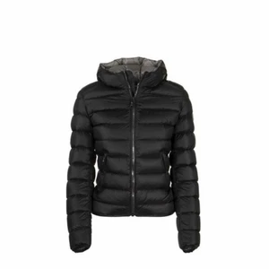 Colmar jacka dam - Lägger ut detta som en intressekonflikt på jackan, är sååå osäker på om jag ska sälja eller ha kvar. Men den kommer dock inte till stor användning! Den köptes för ungefär 4000 förra hösten och kan tänka mig minst 1000 kr för den!💗