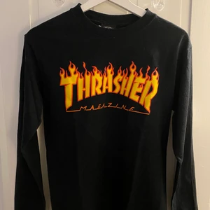 Thrasher sweatshirt strl S - Superfin thrashersweatshirt i fantastiskt skick, knappast använd. Perfekt för alla lägen! ✨ Pris kan diskuteras. 