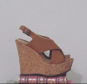  - Beautiful high heels to the summer.