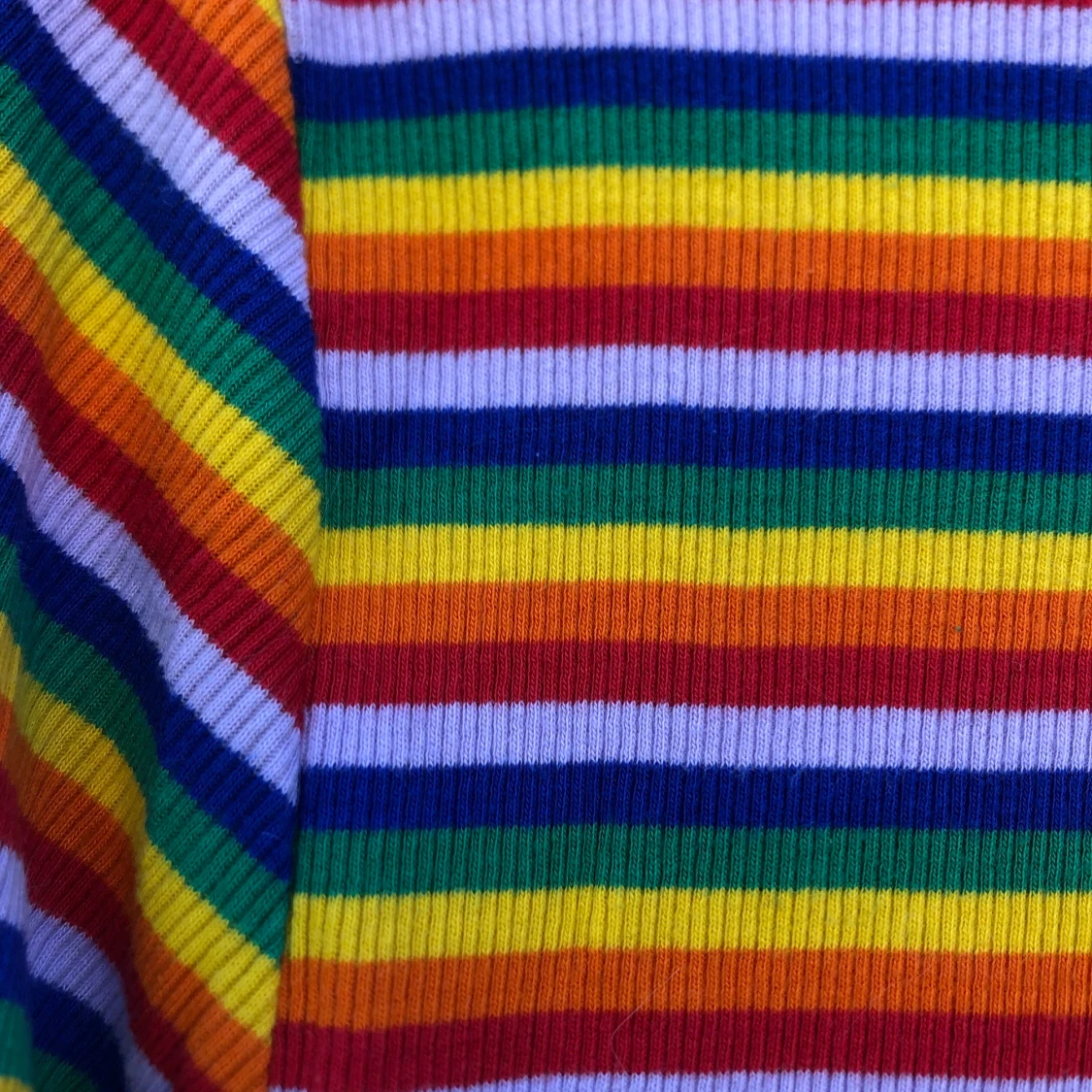 Randig tröja - MONKI strl. M - 91