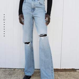 dessa jeans från zara, aldrig använda!! skriv för fler bilder, om många är intresserade blir det budgivning, frakt 60kr