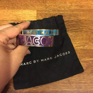 Två stycken marc jacobs armband.
200 kr per styck