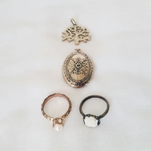  - 2st ringar och 2st pendants