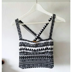  - Snygg magtröja/linne. Fint skick!