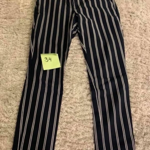 Kostym byxor - Super fina kostym byxor använda vid 1 tillfälle! Fler bilder kan skickas vid önskning 