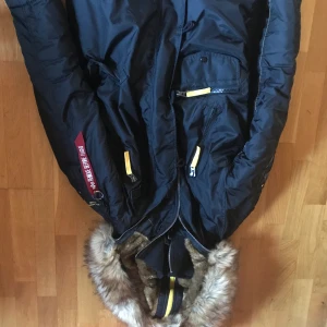 Alpha industries - Skön vinterjacka märke Alpha använd fåtal gånger