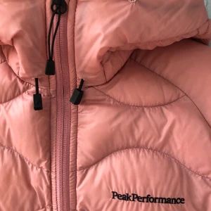 peak jacka - användt skick!