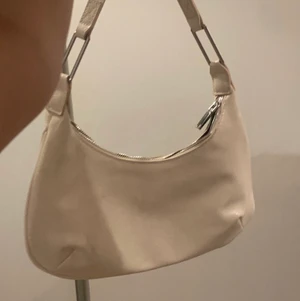 Vit väska  - Vit väska❤️