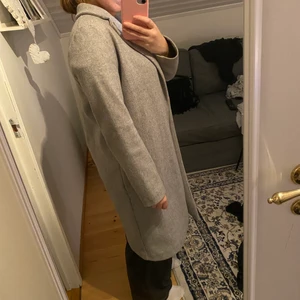 Kappa  - Grå, lång, vinterkappa 