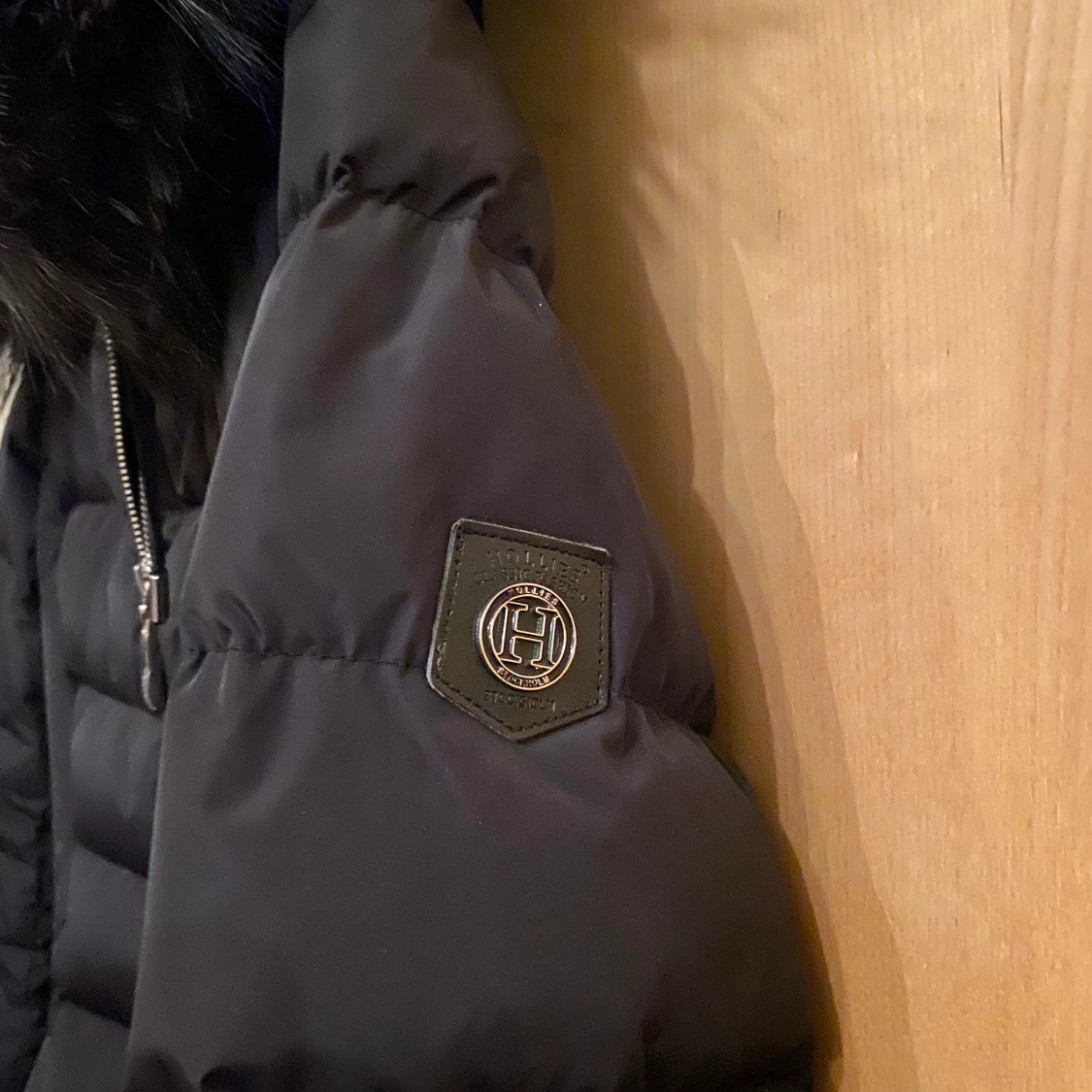 Svart medellängd Hollies jacka - 90