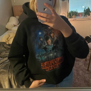 Hoodie - Cool strager things hoodie!!