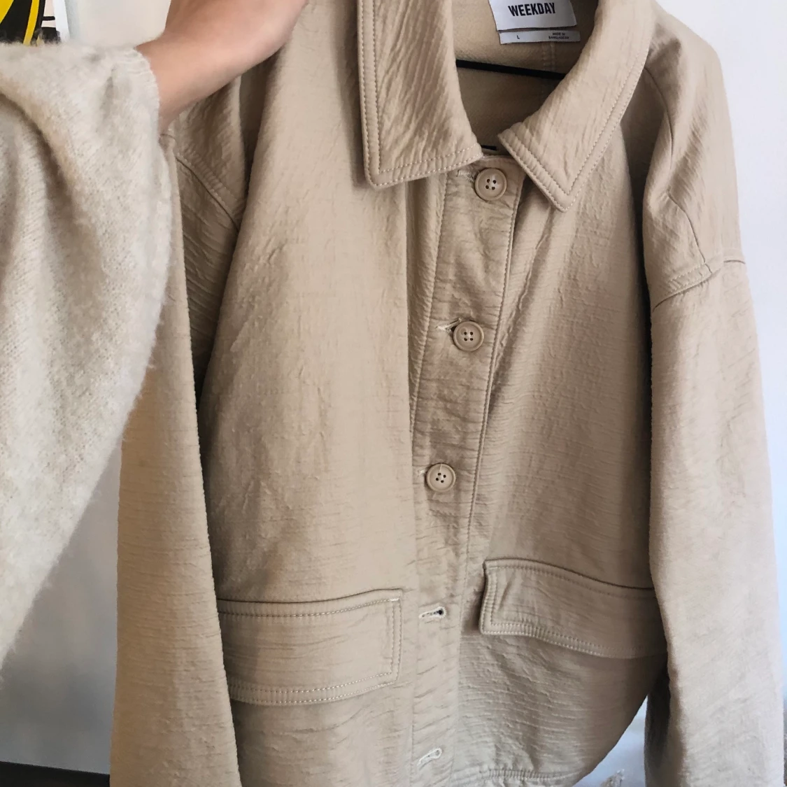 Beige jacka från weekday 