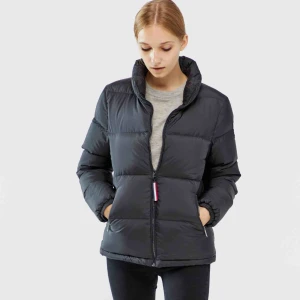  - Jacka från Tommy Hilfiger! Original pris: runt 2000kr! 