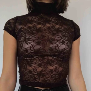  - Sötaste toppen någonsin! Passar jättebra med en långärmad tröja under eller med ett linne över 