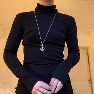  - Svart basic polo Frakt ingår ej