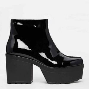  - Begagnade Vagabond platform boots. Använda men snygga och fräscha. 