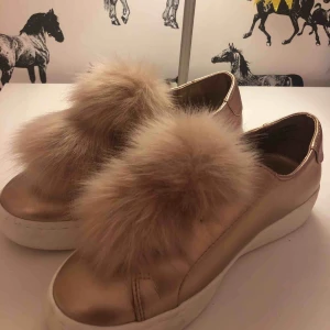  - Jätte fina skor ifrån Steve Madde, bara använda en gång!!! Finns inte att köpa länge, nypris 1500 säljes för 300kr +frakt