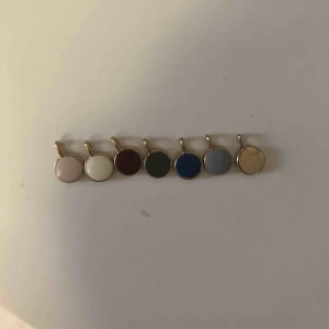  - 7 stycken fina guldhängen 🥰 