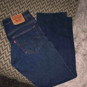  - Köpta på beyond retro🌸 W32 L32 motsvarar M