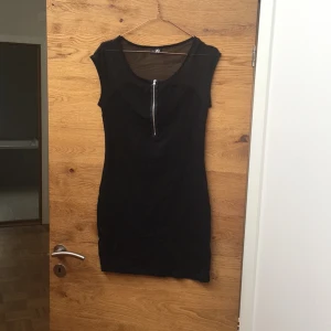  - Aldrig använd, säljer massa kläder billigt pga flytt 