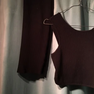  - Ribbat svart set från H&M
