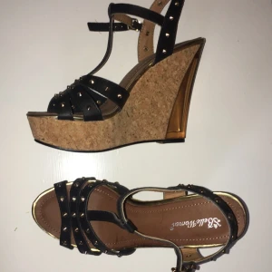  - Oanvända Kilklackar 