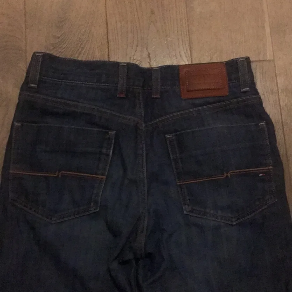Jeans från Tommy Hilfiger, äkta vara. I fint skick (använda några få gånger). Kan skickas eller mötas i Stockholm.. Jeans & Byxor.