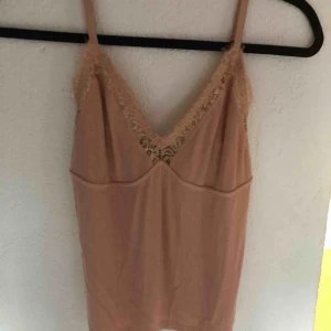  - Ett fint linne, använd få tal gånger 