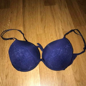  - Bombshell bh från H&M 