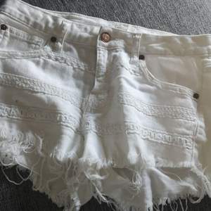 Vita shorts från Gina Tricot! Perfekt till sommaren!☀️😊