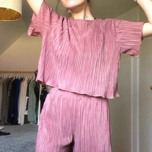  - säljer detta ursnygga set från hannalicious x nakd pga att det tyvärr inte har kommit till användning :(💕💗