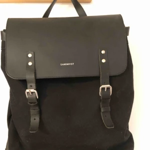  - Svart Sandqvist väska i mycket bra skick. 