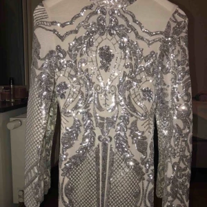  - Helt ny paljettklänning från Dmretro  Prislapp kvar!  Passar Xs också 