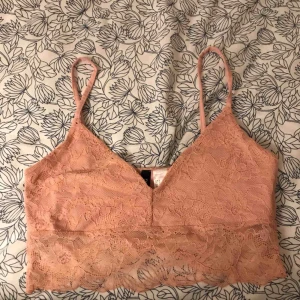  - Söt topp/bh från hm, använd typ 1 gång