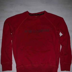  - Använd två gånger. Lite stor på mig, där av säljer jag den. Jag är 180cm. Köptes i våras 2018. Köparen står för frakt. 