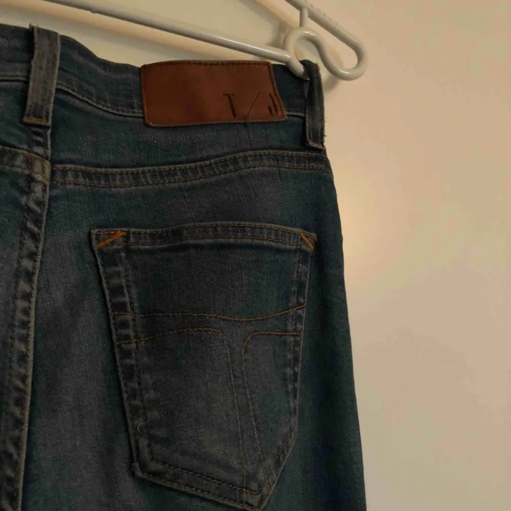 Tiger of Sweden jeans använda några gånger men i väldigt bra skick! Köparen betalar frakt:). Jeans & Byxor.