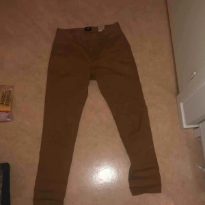  - Bruna jeans isch från H&M, storlek 46, 60 kr + frakt 🌸