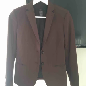  - Kavaj från Filippa K i storlek XS. Använd fåtal gånger och i mycket bra skick!