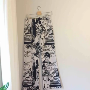  - Min favvobyxor all time!! Men tyvärr för små för mig nu 😭 skitfina!! Finns några små fläckar på men är inget som syns när man har på sig dem 