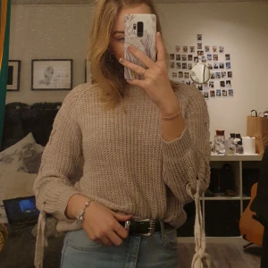  - Vet inte vart den kommer ifrån men den är i bra skick, står ingen storlek men passar mig som är S<3